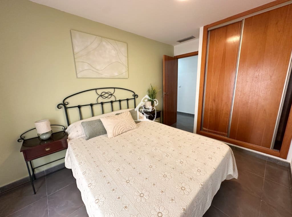2 bedroom Flat for rent in Guardamar del Segura with garage - € 900 (Ref: 9403025)