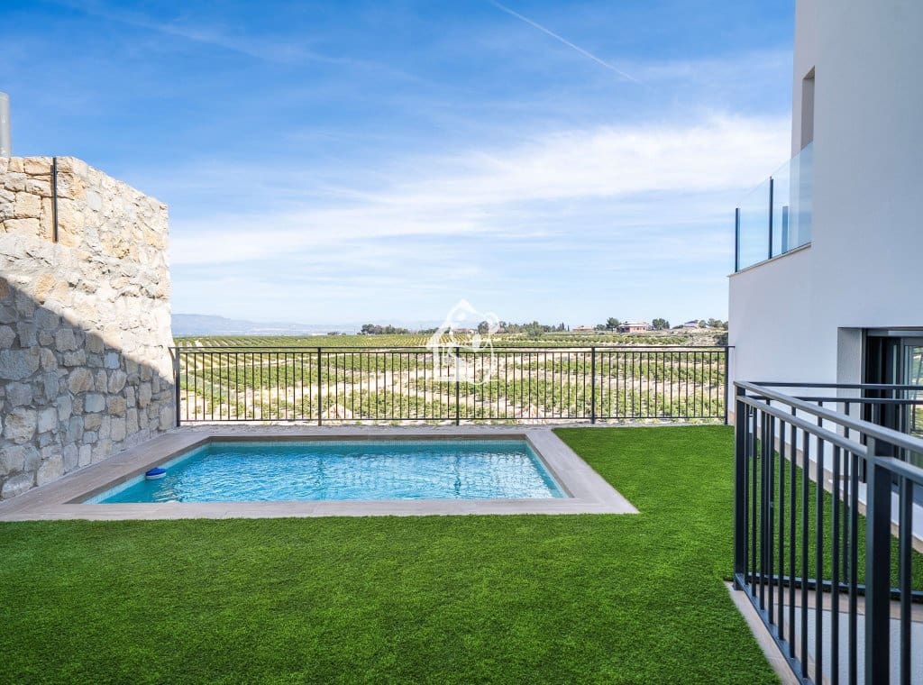 3 soveværelse Villa til salg i Algorfa med swimmingpool - € 465.000 (Ref: 9406059)