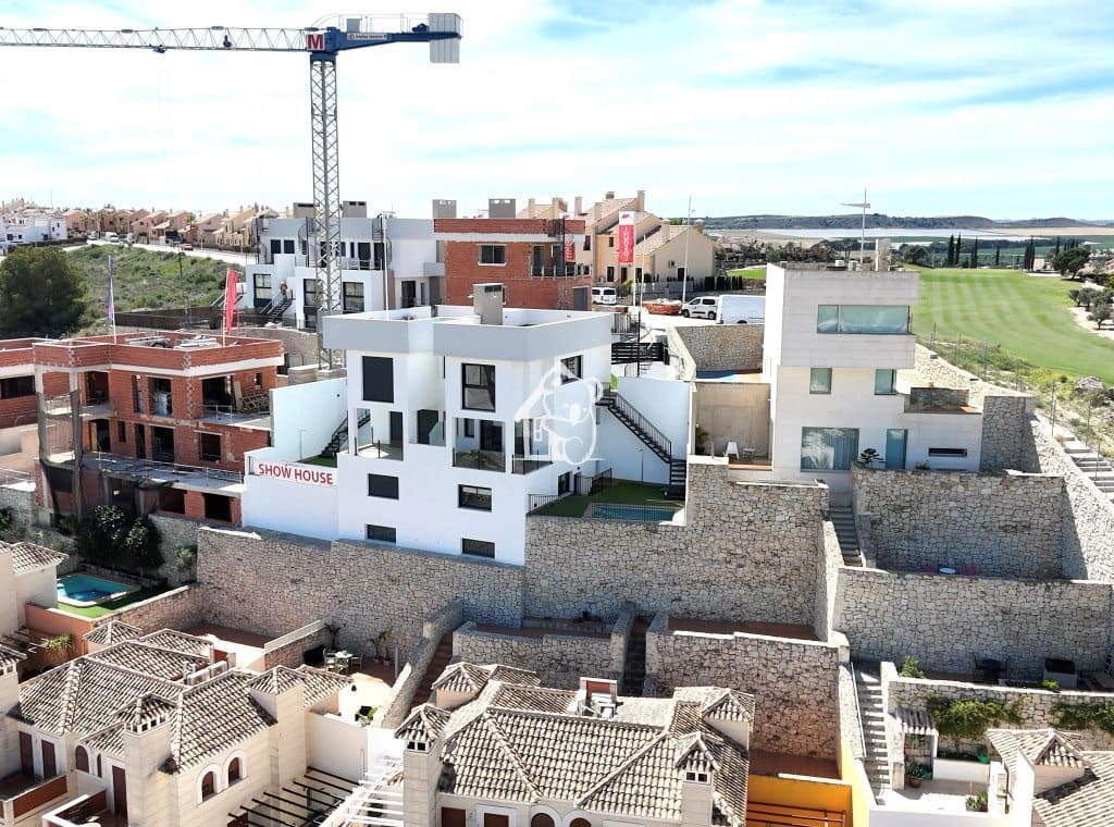 3 soveværelse Villa til salg i Algorfa med swimmingpool - € 465.000 (Ref: 9406059)