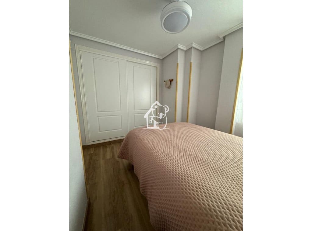 2 quarto Apartamento para arrendar em Guardamar del Segura - 900 € (Ref: 9406062)