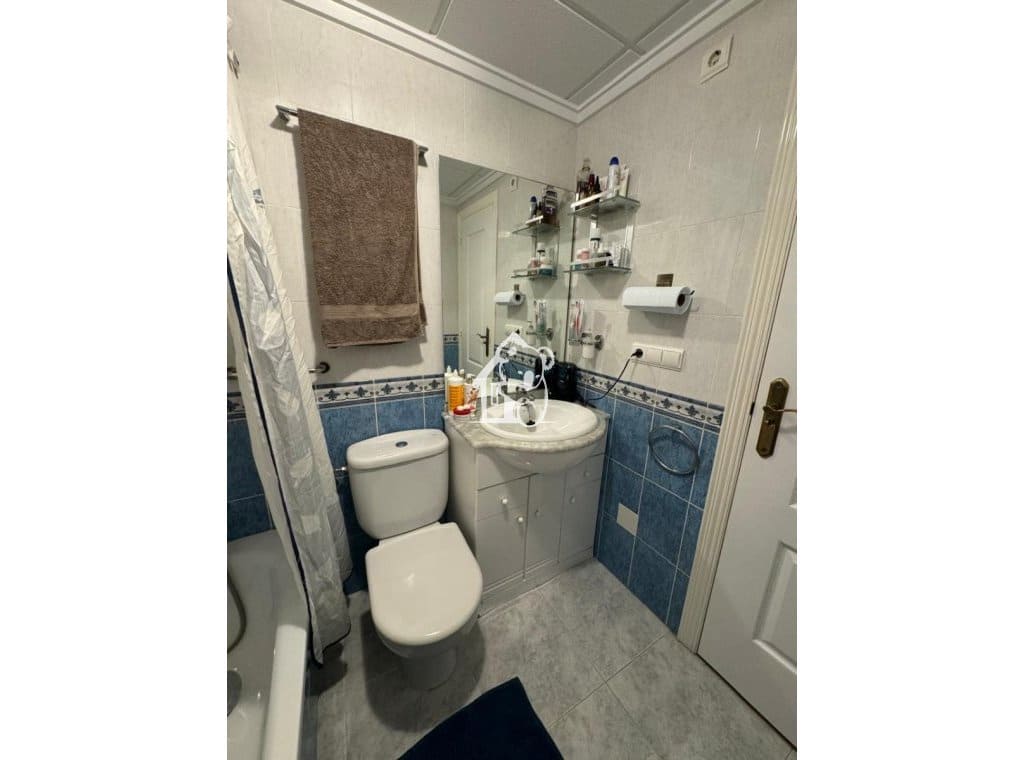 2 quarto Apartamento para arrendar em Guardamar del Segura - 900 € (Ref: 9406062)