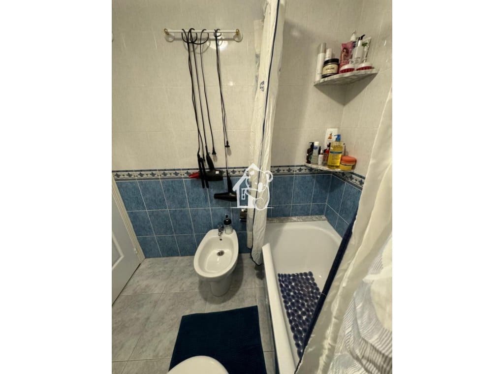 2 quarto Apartamento para arrendar em Guardamar del Segura - 900 € (Ref: 9406062)