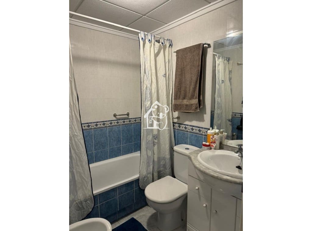 2 quarto Apartamento para arrendar em Guardamar del Segura - 900 € (Ref: 9406062)