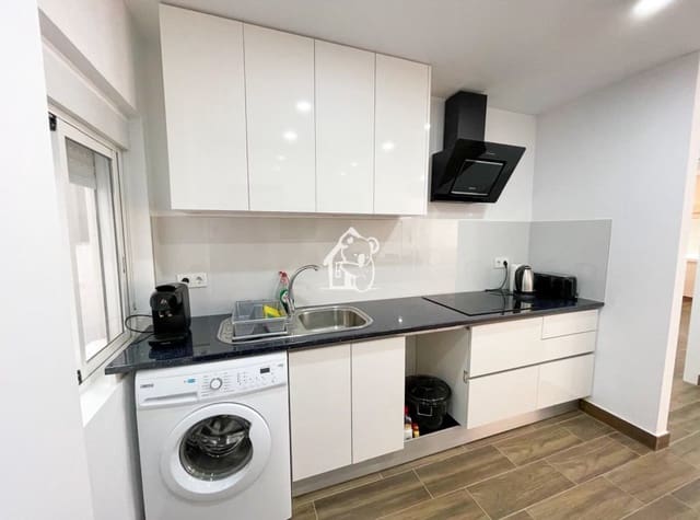 2 slaapkamer Appartement te huur in Las Piscinas Naturales, Torrevieja - € 950 (Ref: 9410326)