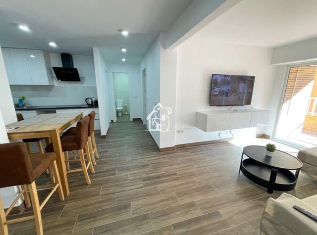 2 slaapkamer Appartement te huur in Las Piscinas Naturales, Torrevieja - € 950 (Ref: 9410326)