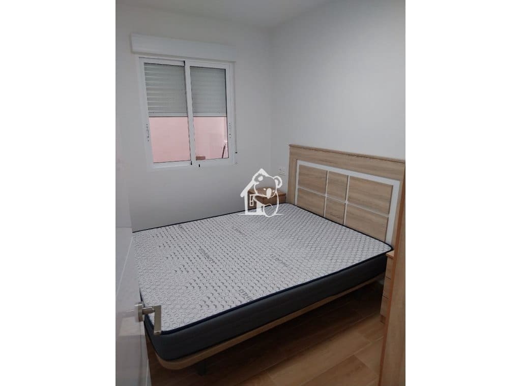 3 sypialnia Apartament do wynajęcia w Torrevieja z basenem - 1 200 € (Ref: 9413420)