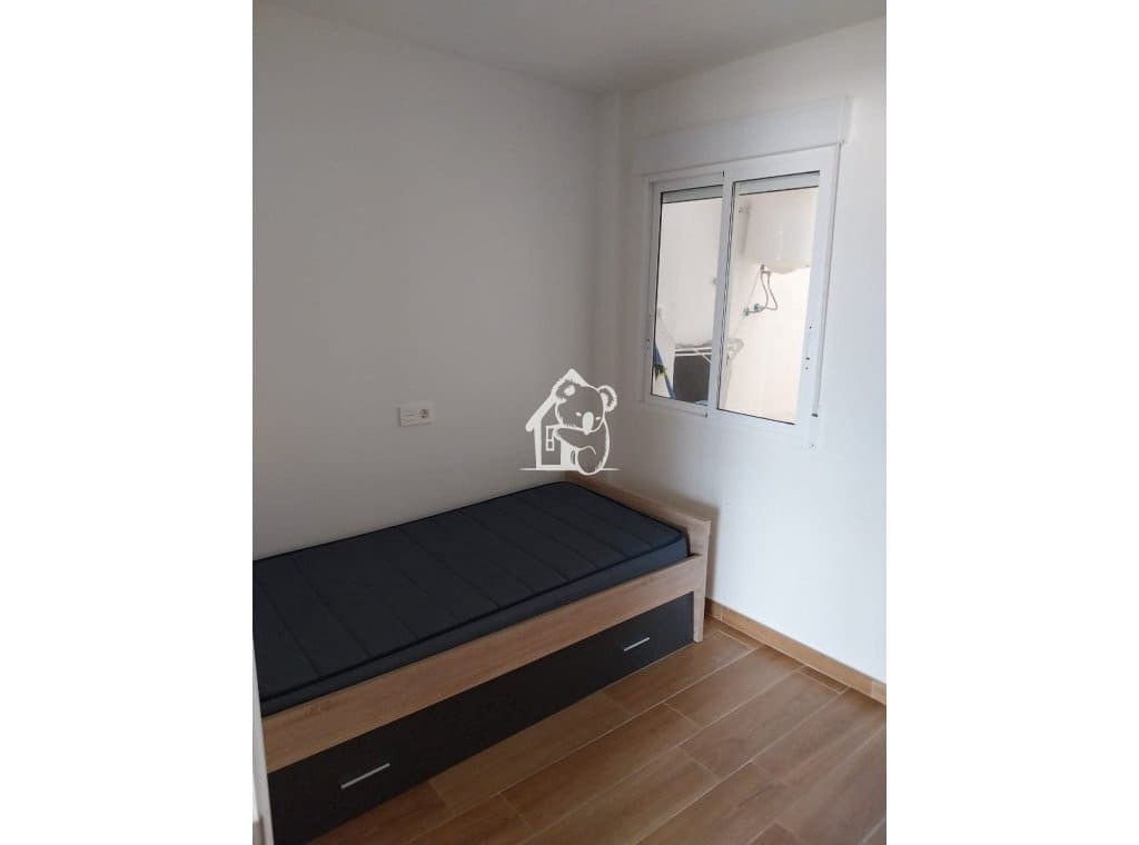 3 sypialnia Apartament do wynajęcia w Torrevieja z basenem - 1 200 € (Ref: 9413420)