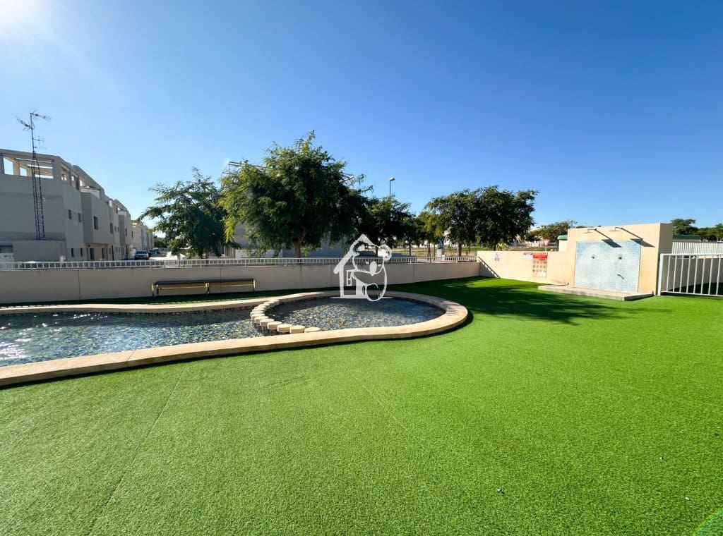 2 bedroom Apartment for rent in Pilar de la Horadada with pool - € 800 (Ref: 9413421)