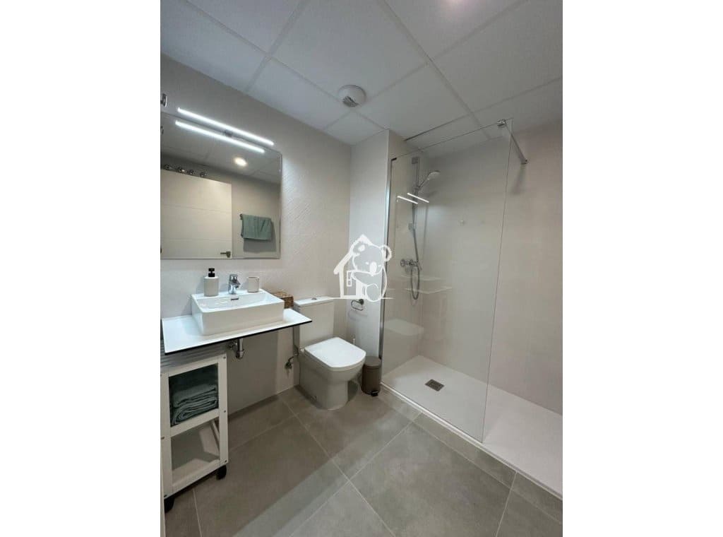 2 soveværelse Lejlighed til leje i Dehesa de Campoamor med swimmingpool garage - € 1.350 (Ref: 9413423)