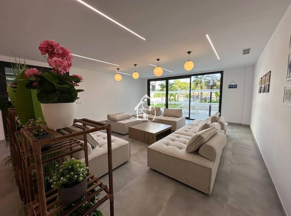 2 soveværelse Lejlighed til leje i Dehesa de Campoamor med swimmingpool garage - € 1.350 (Ref: 9413423)