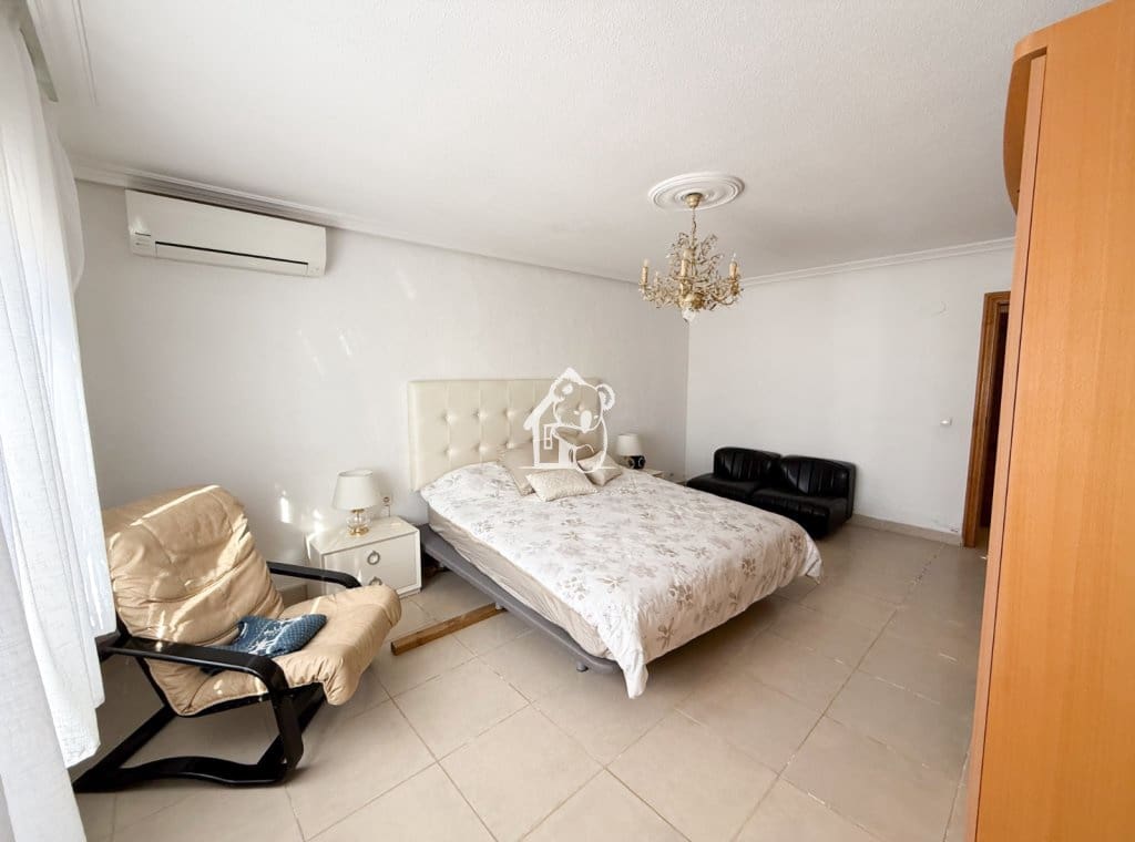 3 bedroom Villa for rent in Pilar de la Horadada with pool - € 2,000 (Ref: 9415489)