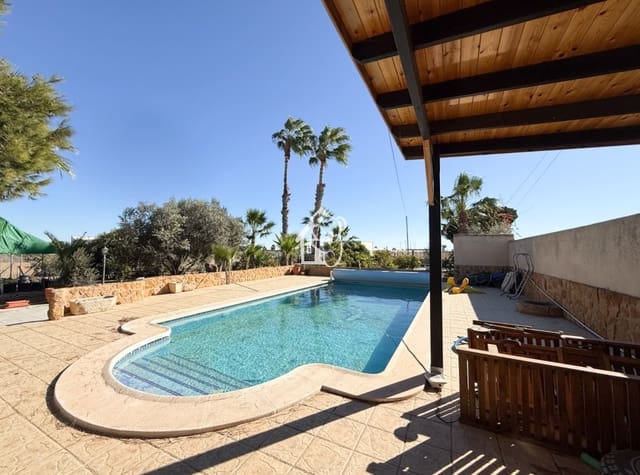 3 bedroom Villa for rent in Pilar de la Horadada ciudad, Pilar de la Horadada with pool - € 2,000 (Ref: 9415489)