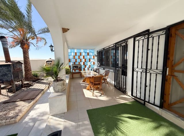 3 bedroom Villa for rent in Pilar de la Horadada ciudad, Pilar de la Horadada with pool - € 2,000 (Ref: 9415489)