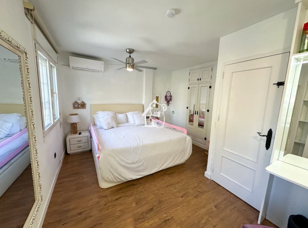 Chalet de 3 habitaciones en Orihuela Costa en venta con piscina garaje - 460.000 € (Ref: 9415491)