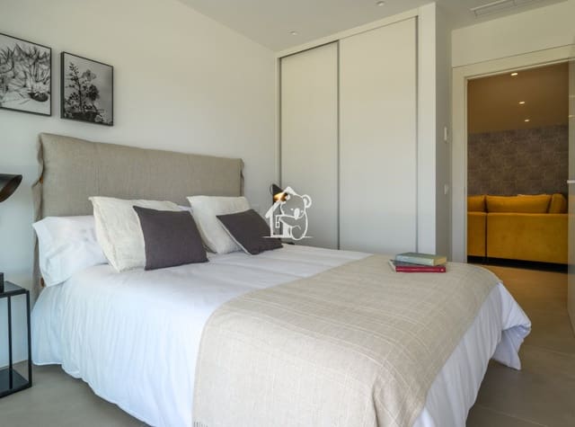 3 slaapkamer Villa te koop in Dehesa de Campoamor, Orihuela met zwembad - € 750.000 (Ref: 9415492)