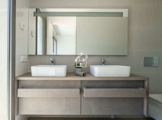 3 slaapkamer Villa te koop in Dehesa de Campoamor, Orihuela met zwembad - € 750.000 (Ref: 9415492)