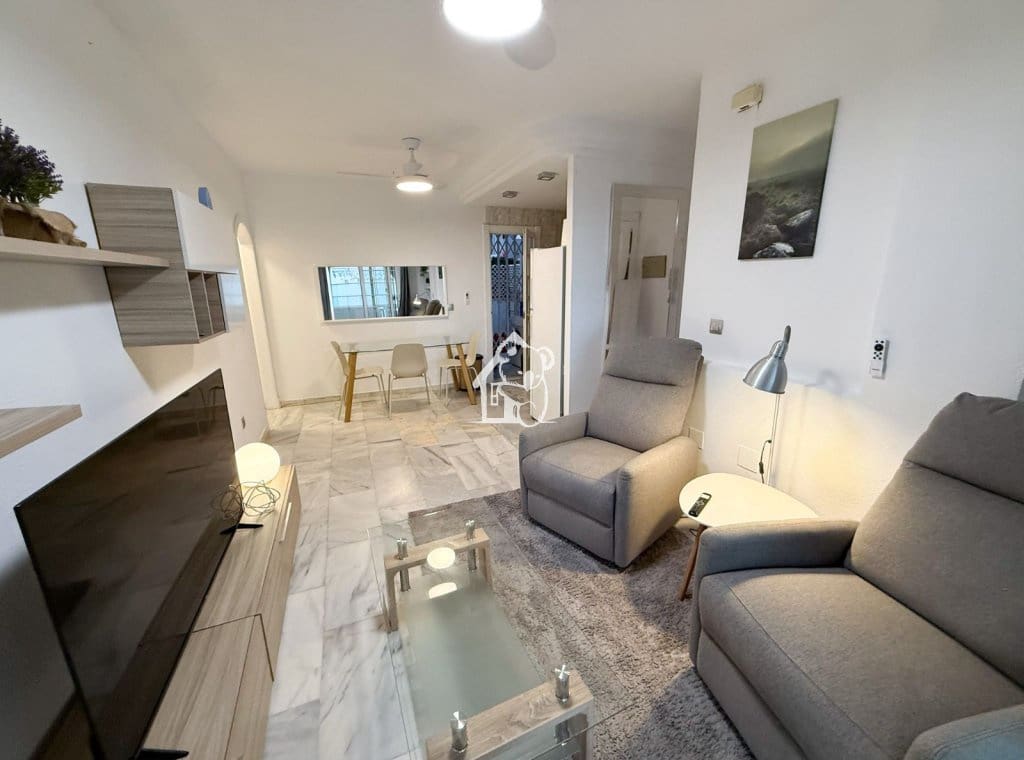 Appartement de Plage de 2 chambres à louer à Torrevieja avec piscine garage - 850 € (Ref: 9415493)
