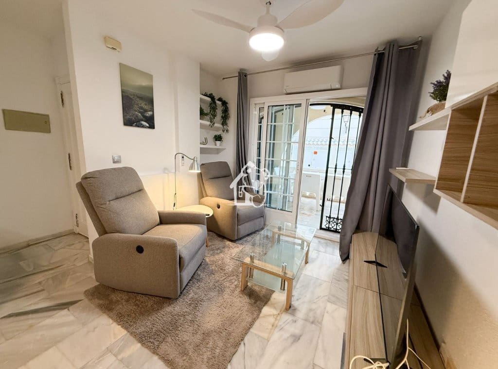 Appartement de Plage de 2 chambres à louer à Torrevieja avec piscine garage - 850 € (Ref: 9415493)