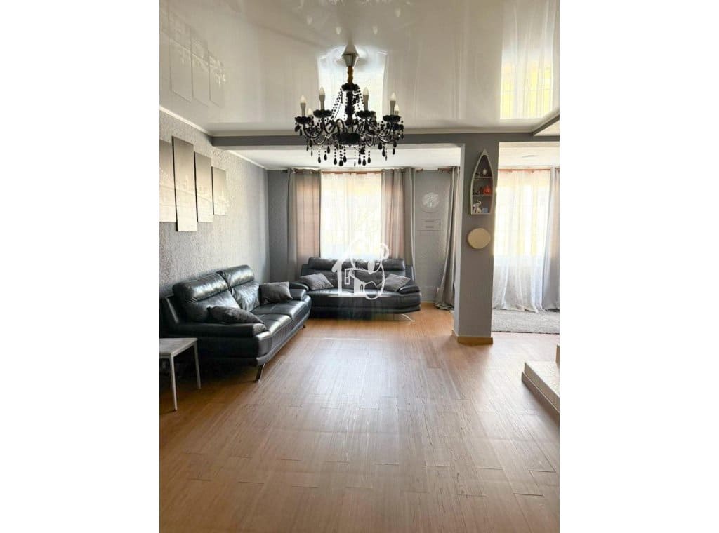 5 slaapkamer Villa te huur in Torrevieja met garage - € 1.800 (Ref: 9419090)