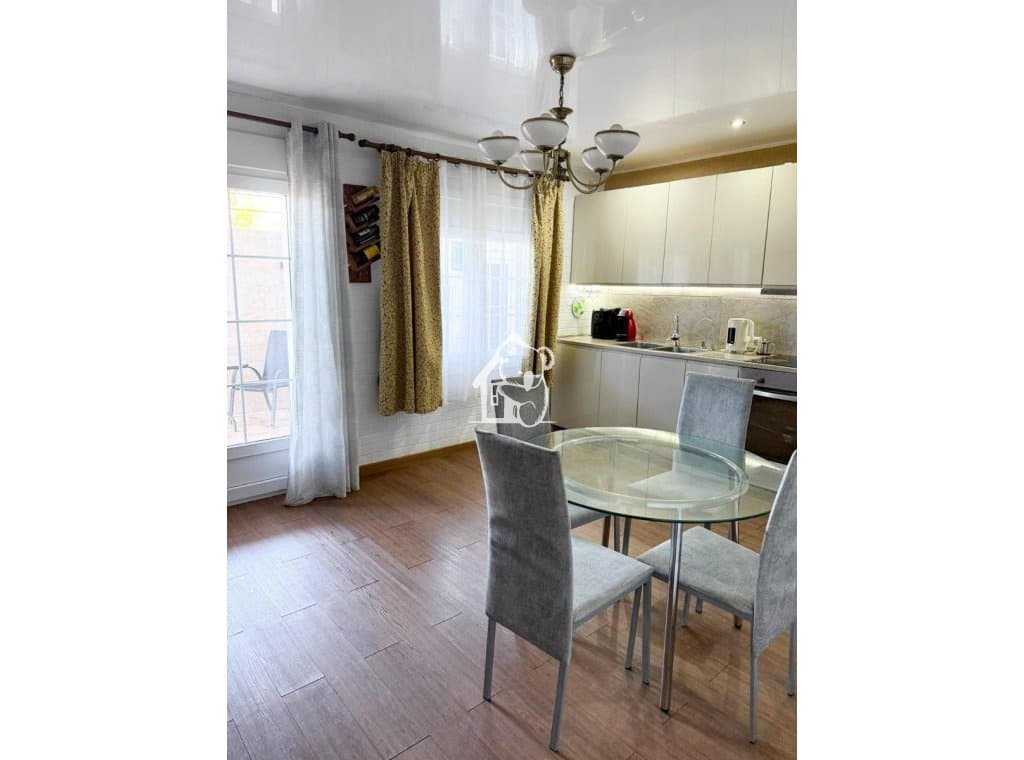 5 slaapkamer Villa te huur in Torrevieja met garage - € 1.800 (Ref: 9419090)