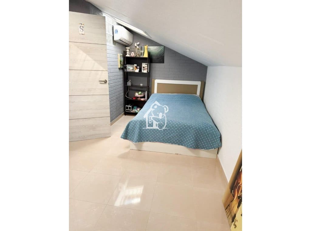 5 slaapkamer Villa te huur in Torrevieja met garage - € 1.800 (Ref: 9419090)