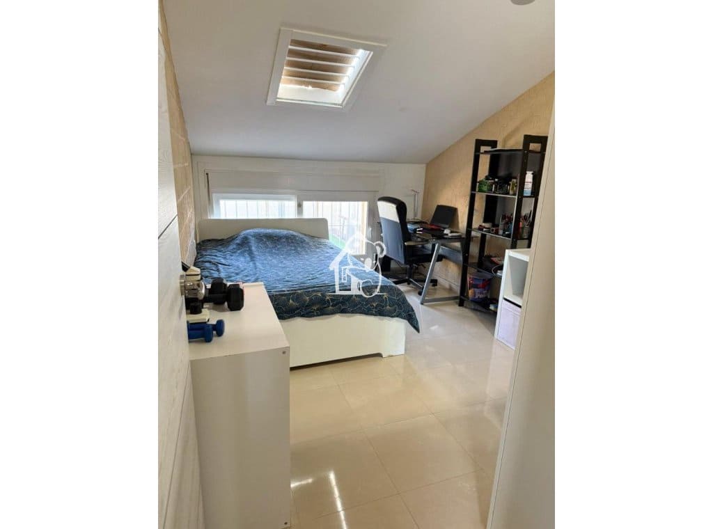 5 slaapkamer Villa te huur in Torrevieja met garage - € 1.800 (Ref: 9419090)