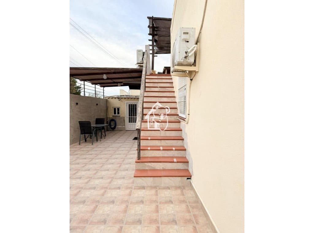 5 slaapkamer Villa te huur in Torrevieja met garage - € 1.800 (Ref: 9419090)