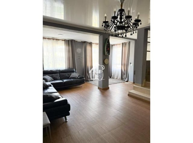 5 slaapkamer Villa te huur in Torreblanca, Torrevieja met garage - € 1.800 (Ref: 9419090)