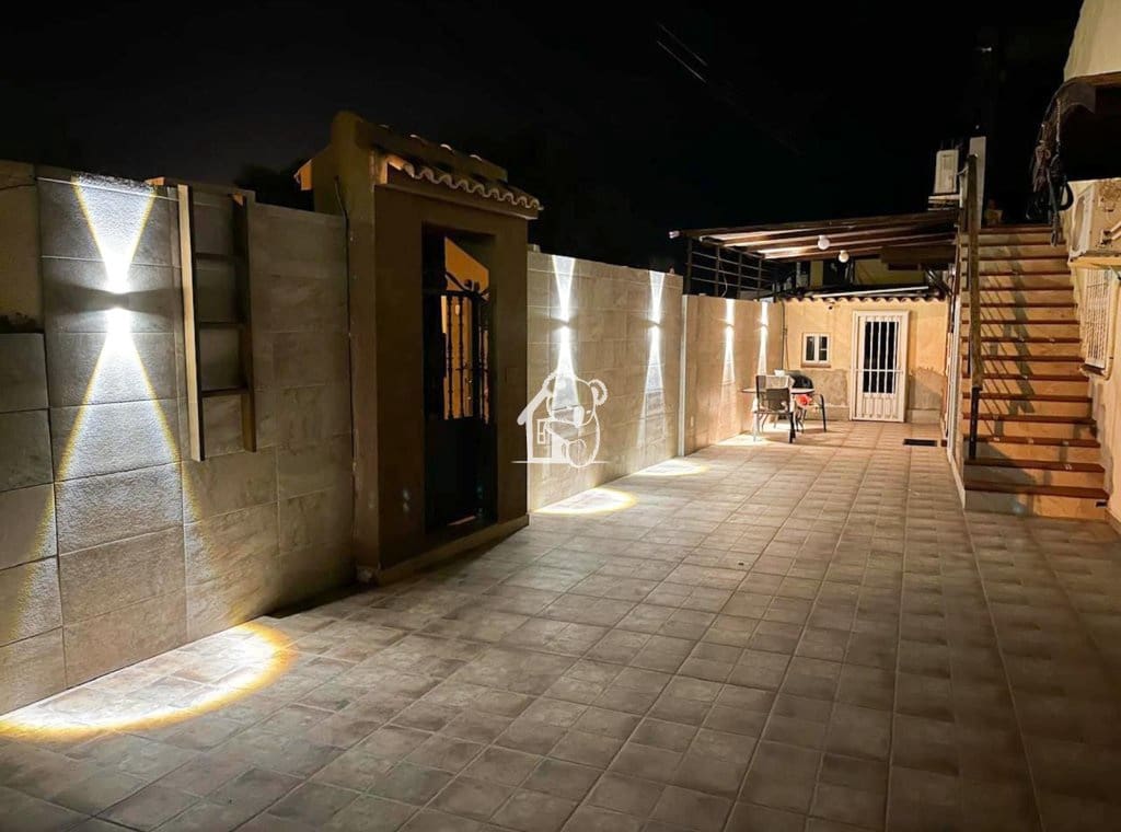 5 slaapkamer Villa te huur in Torrevieja met garage - € 1.800 (Ref: 9419090)