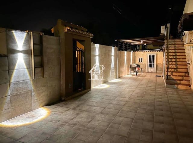 5 soveværelse Villa til leje i Torreblanca, Torrevieja med garage - € 1.800 (Ref: 9419090)