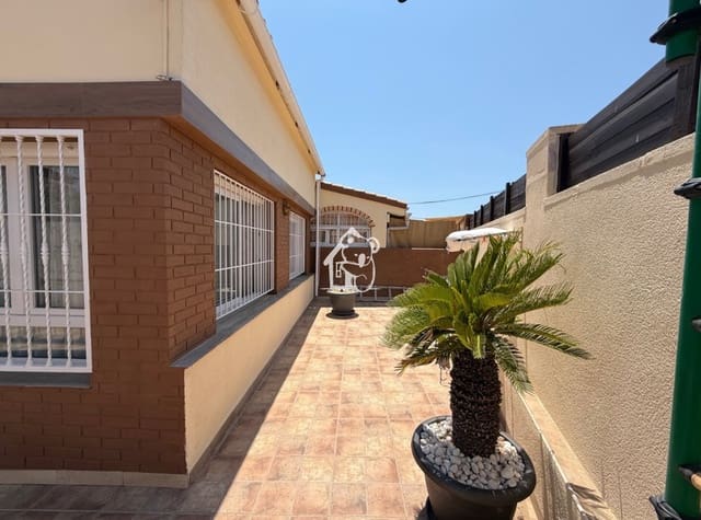 5 soveværelse Villa til leje i Torreblanca, Torrevieja med garage - € 1.800 (Ref: 9419090)