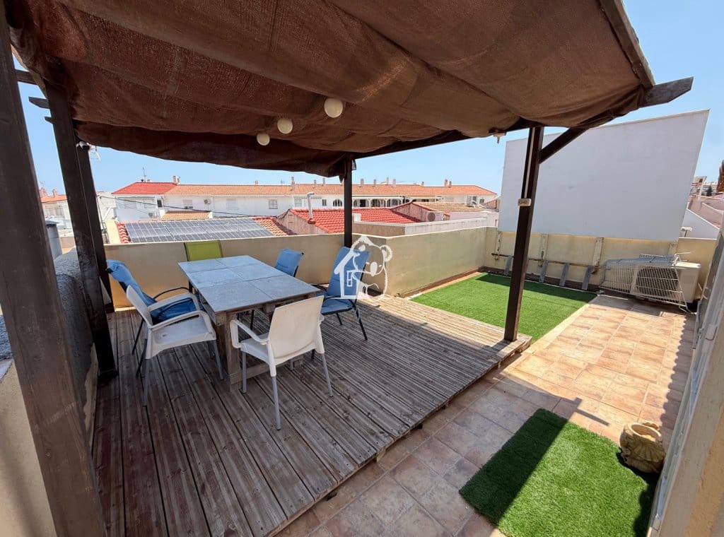 5 bedroom Villa for rent in Torrevieja with garage - € 1,800 (Ref: 9419090)