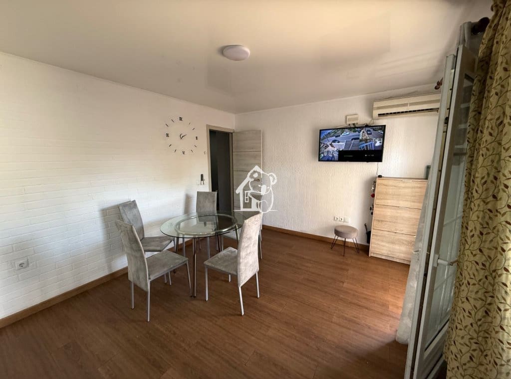 5 bedroom Villa for rent in Torrevieja with garage - € 1,800 (Ref: 9419090)