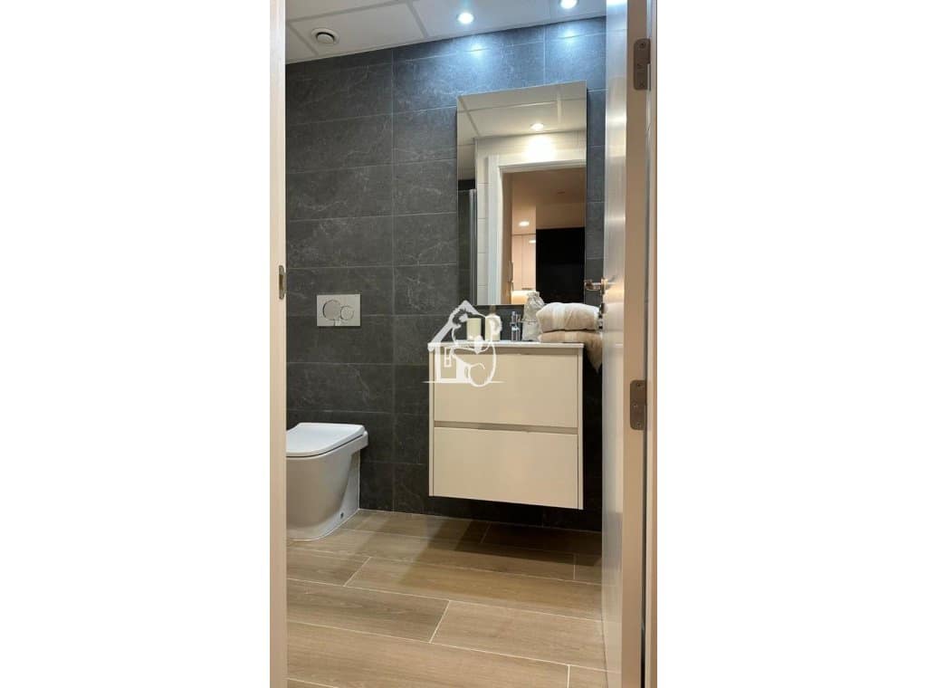 2 sovrum Lägenhet att hyra i Torrevieja med pool garage - 2 200 € (Ref: 9419091)