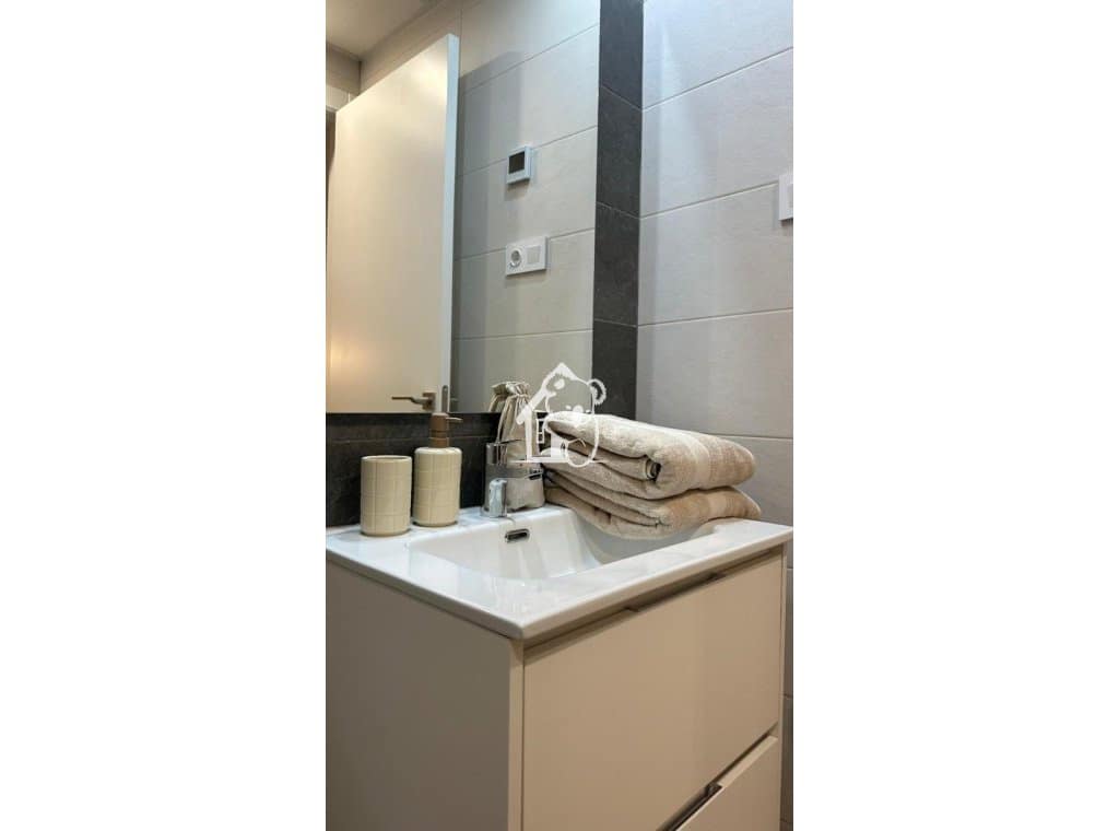 2 sovrum Lägenhet att hyra i Torrevieja med pool garage - 2 200 € (Ref: 9419091)