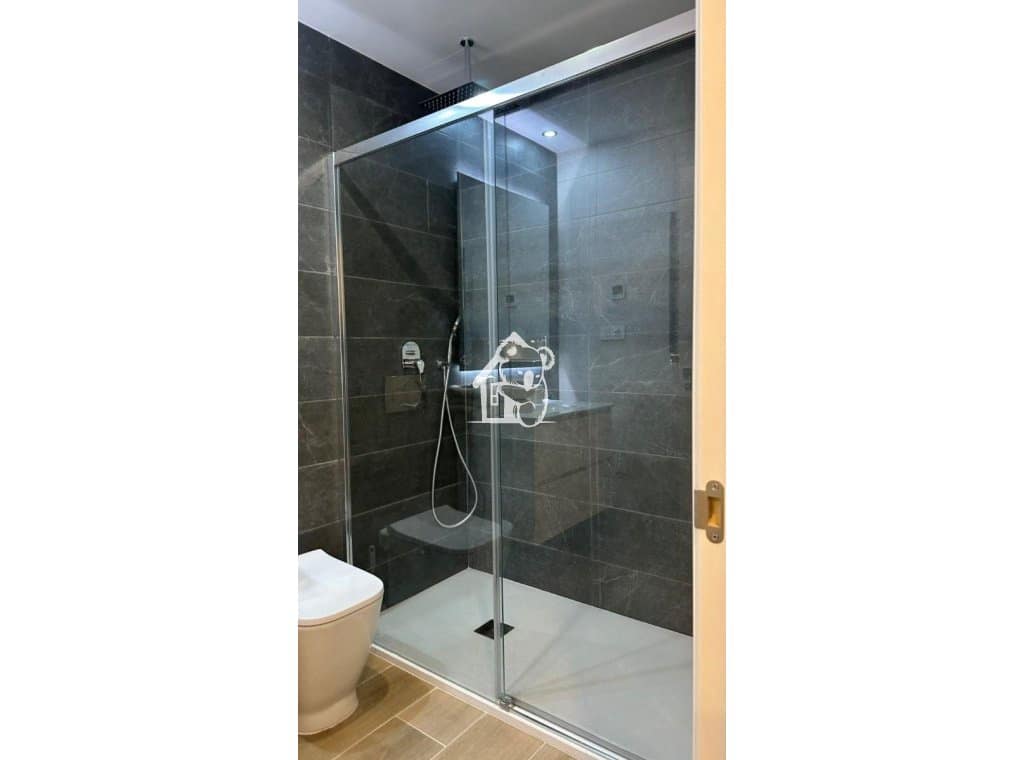 2 sovrum Lägenhet att hyra i Torrevieja med pool garage - 2 200 € (Ref: 9419091)