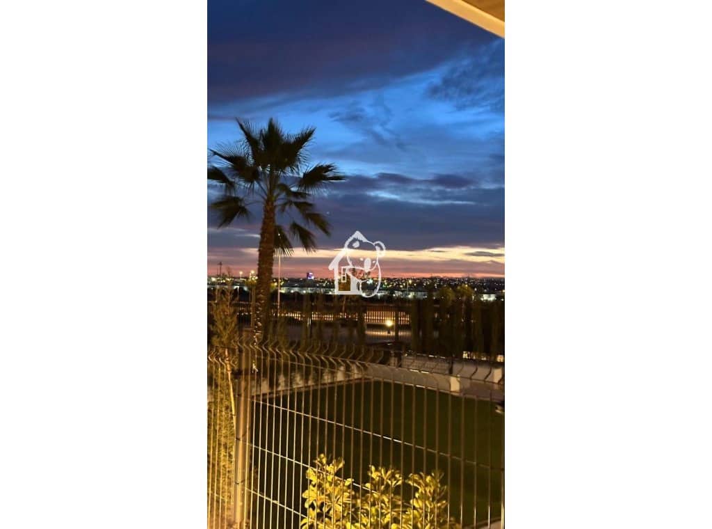 2 sovrum Lägenhet att hyra i Torrevieja med pool garage - 2 200 € (Ref: 9419091)