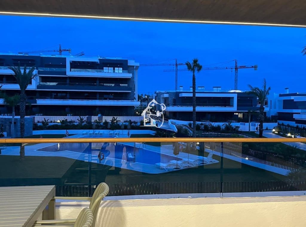 2 sovrum Lägenhet att hyra i Torrevieja med pool garage - 2 200 € (Ref: 9419091)