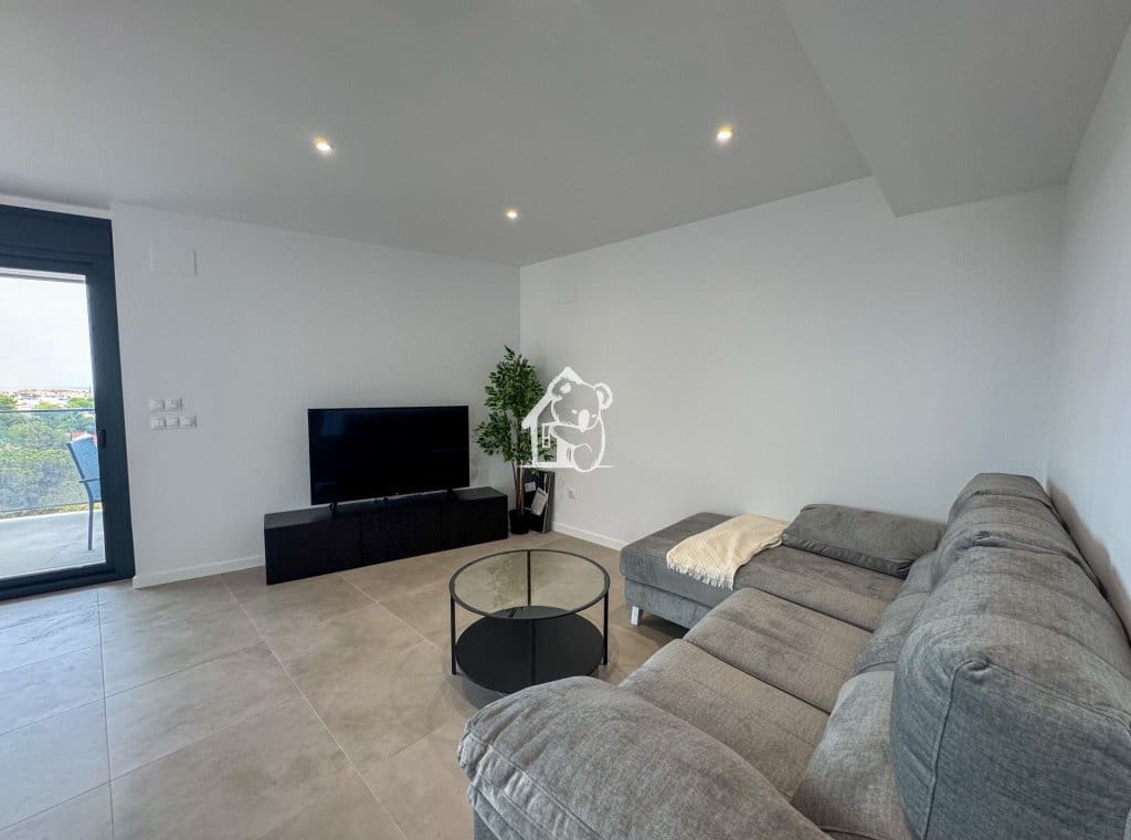 3 quarto Apartamento para arrendar em Dehesa de Campoamor com piscina garagem - 2 000 € (Ref: 9421761)