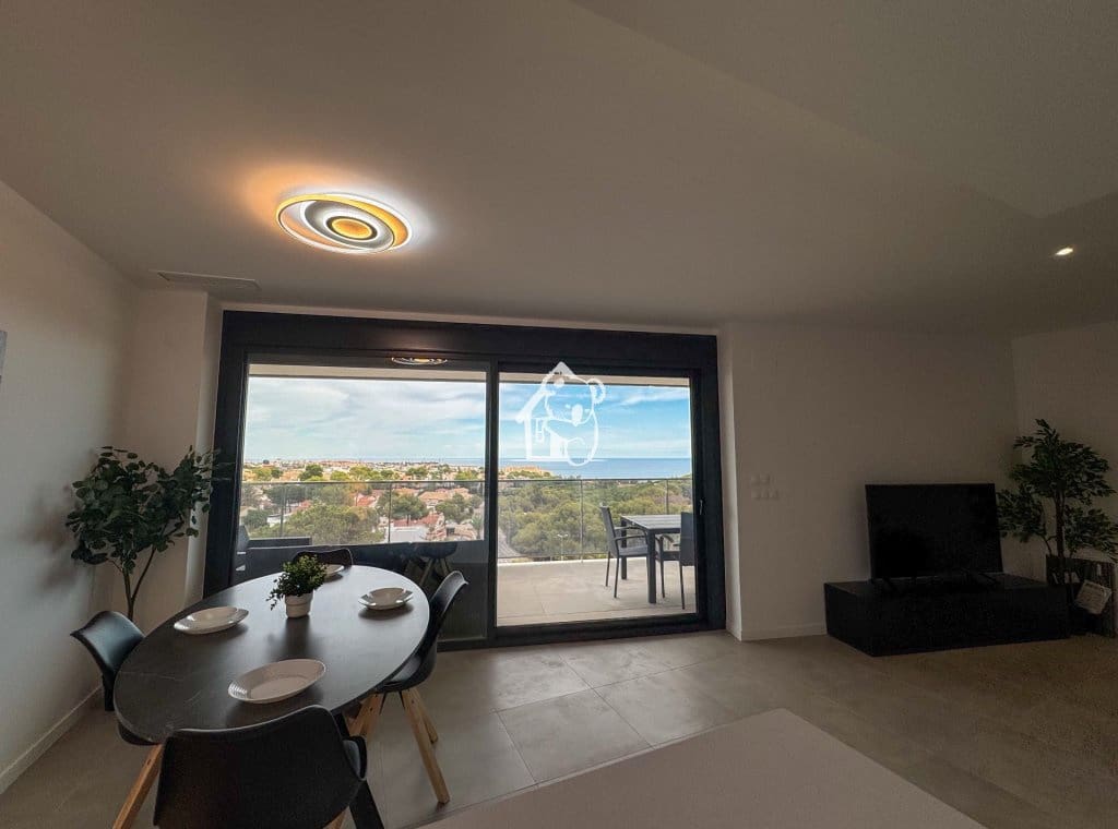 3 quarto Apartamento para arrendar em Dehesa de Campoamor com piscina garagem - 2 000 € (Ref: 9421761)