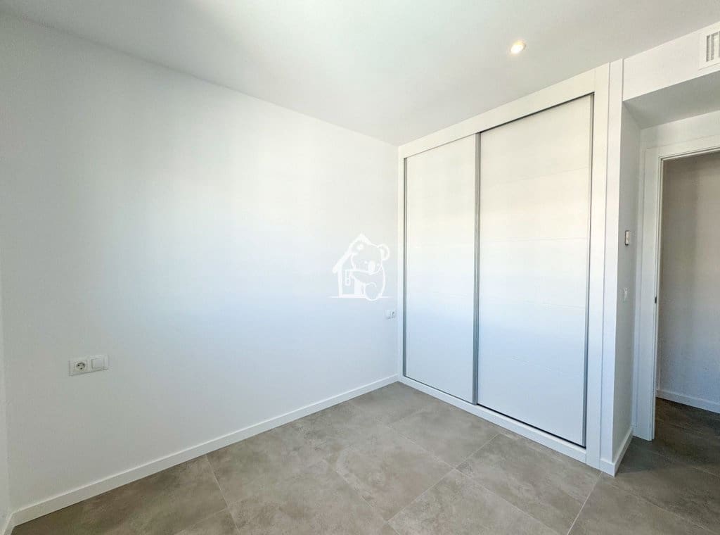 3 quarto Apartamento para arrendar em Dehesa de Campoamor com piscina garagem - 2 000 € (Ref: 9421761)