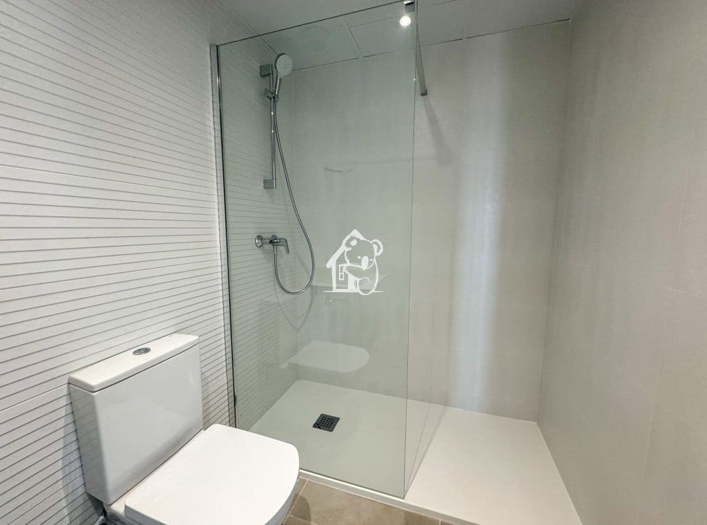 3 quarto Apartamento para arrendar em Dehesa de Campoamor com piscina garagem - 2 000 € (Ref: 9421761)