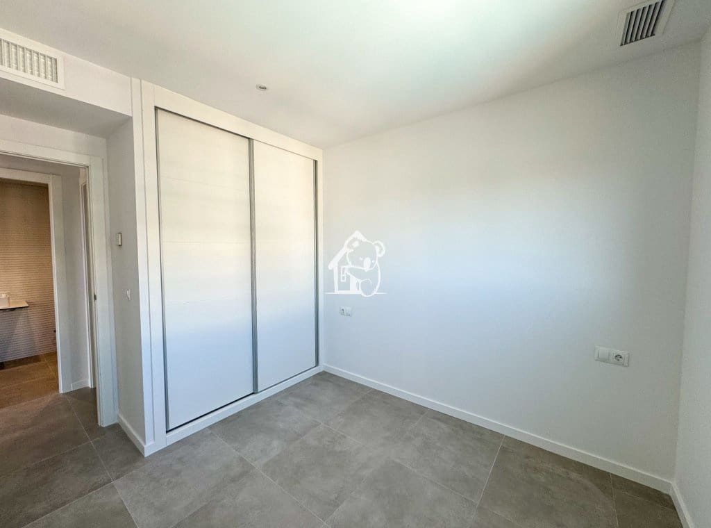 3 quarto Apartamento para arrendar em Dehesa de Campoamor com piscina garagem - 2 000 € (Ref: 9421761)