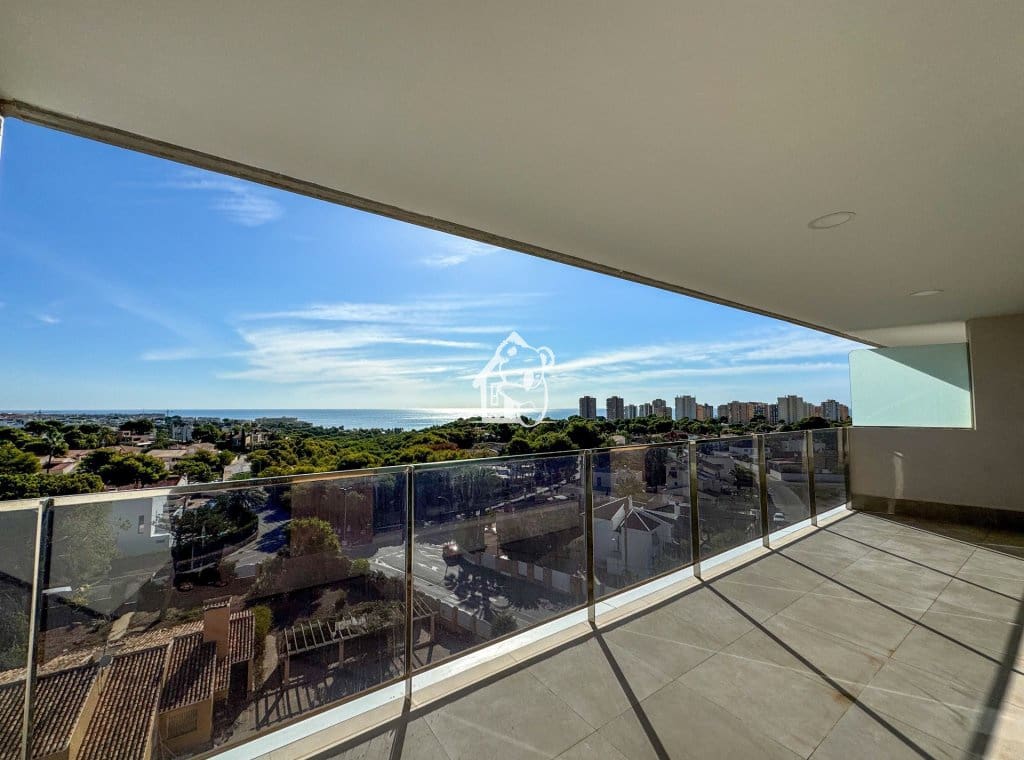 3 quarto Apartamento para arrendar em Dehesa de Campoamor com piscina garagem - 2 000 € (Ref: 9421761)