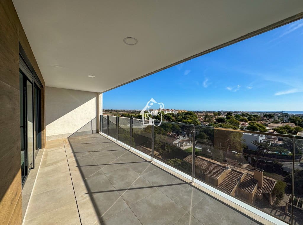 3 quarto Apartamento para arrendar em Dehesa de Campoamor com piscina garagem - 2 000 € (Ref: 9421761)