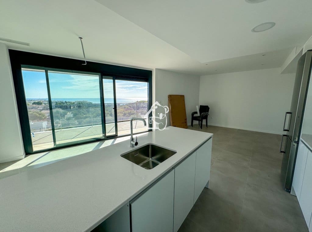 3 quarto Apartamento para arrendar em Dehesa de Campoamor com piscina garagem - 2 000 € (Ref: 9421761)