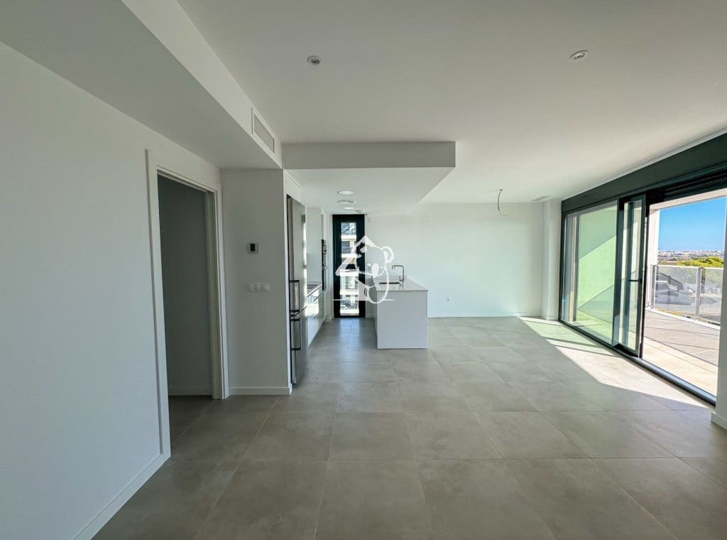 3 quarto Apartamento para arrendar em Dehesa de Campoamor com piscina garagem - 2 000 € (Ref: 9421761)