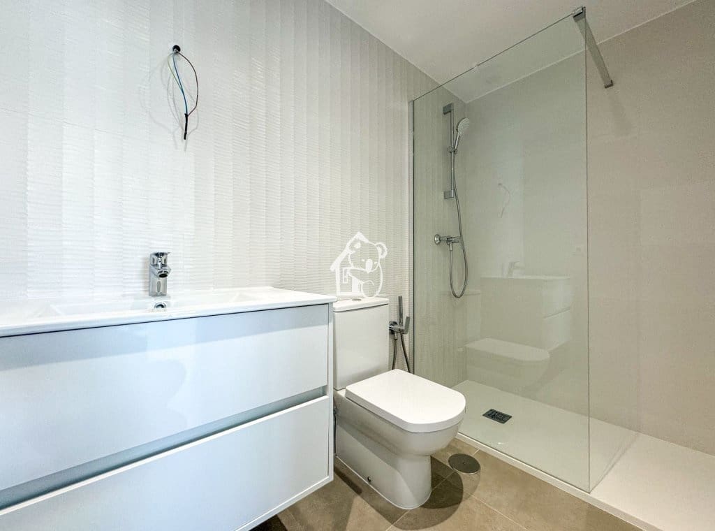 3 quarto Apartamento para arrendar em Dehesa de Campoamor com piscina garagem - 2 000 € (Ref: 9421761)