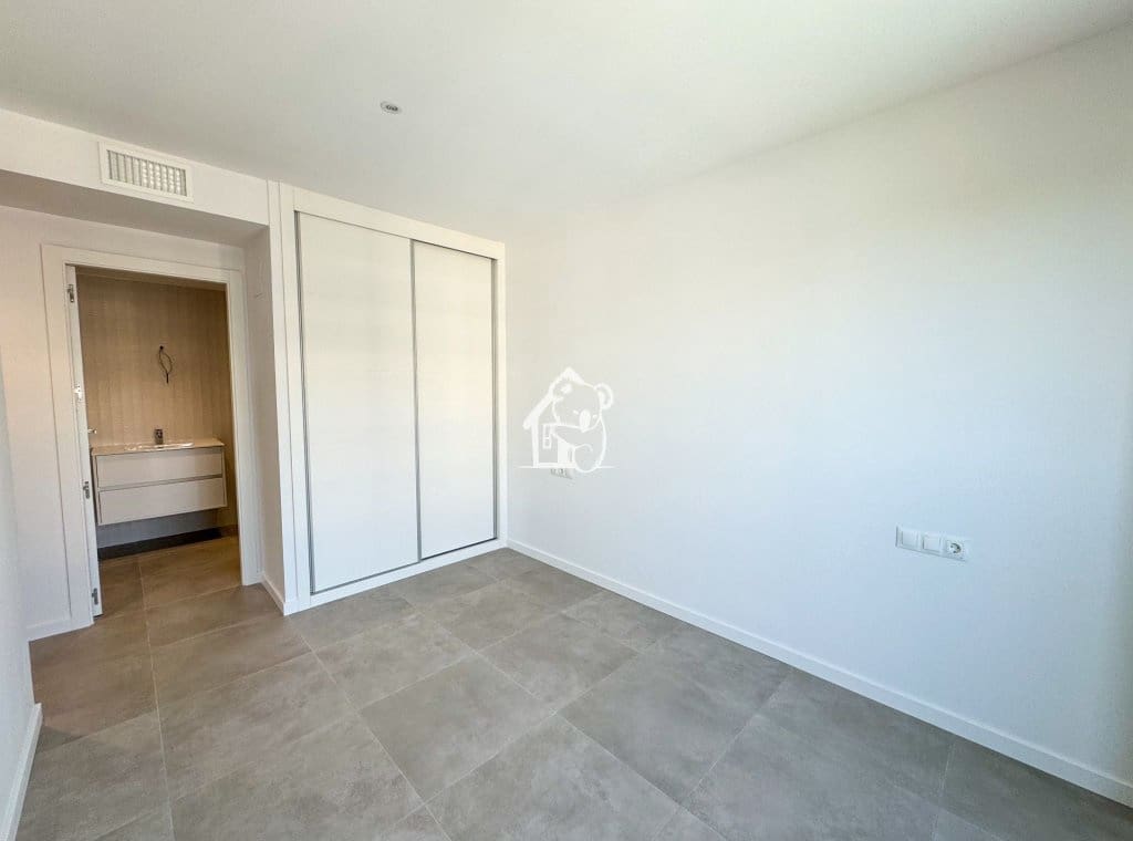 3 quarto Apartamento para arrendar em Dehesa de Campoamor com piscina garagem - 2 000 € (Ref: 9421761)