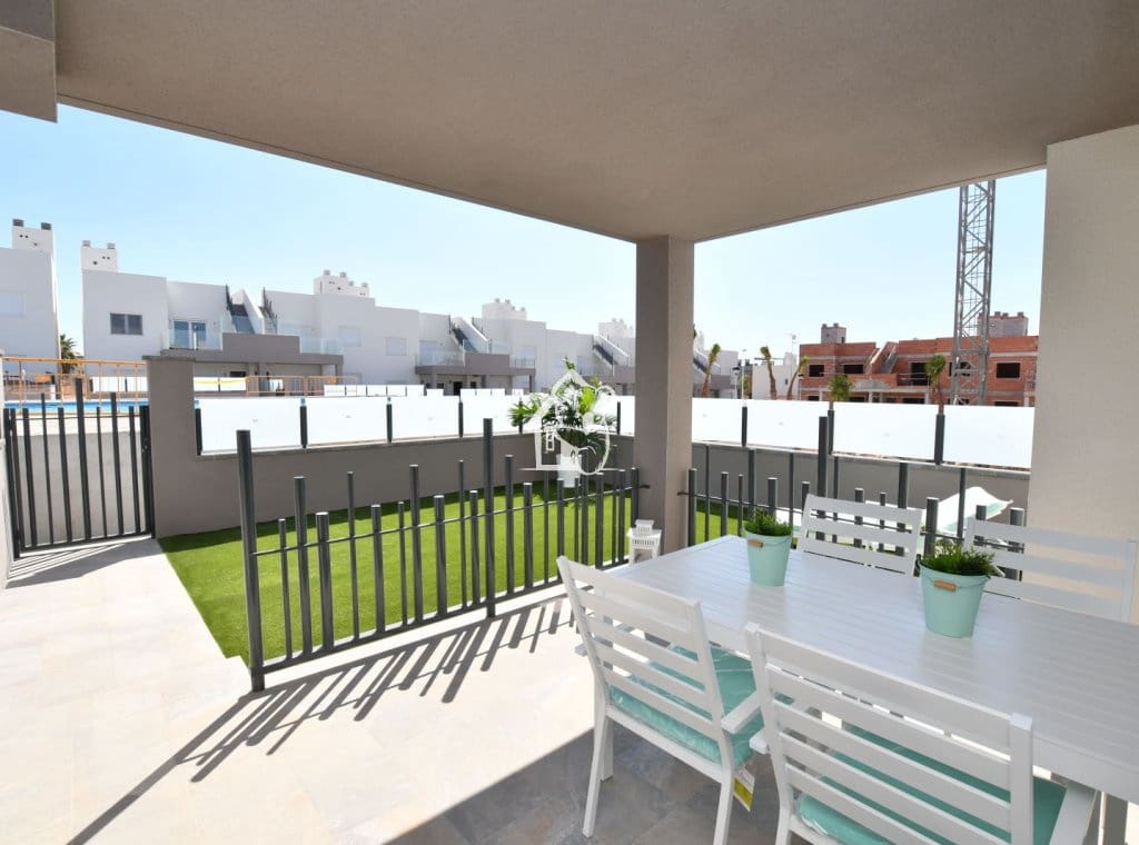 2 bedroom Bungalow for sale in San Miguel de Salinas with pool - € 243,800 (Ref: 9421916)